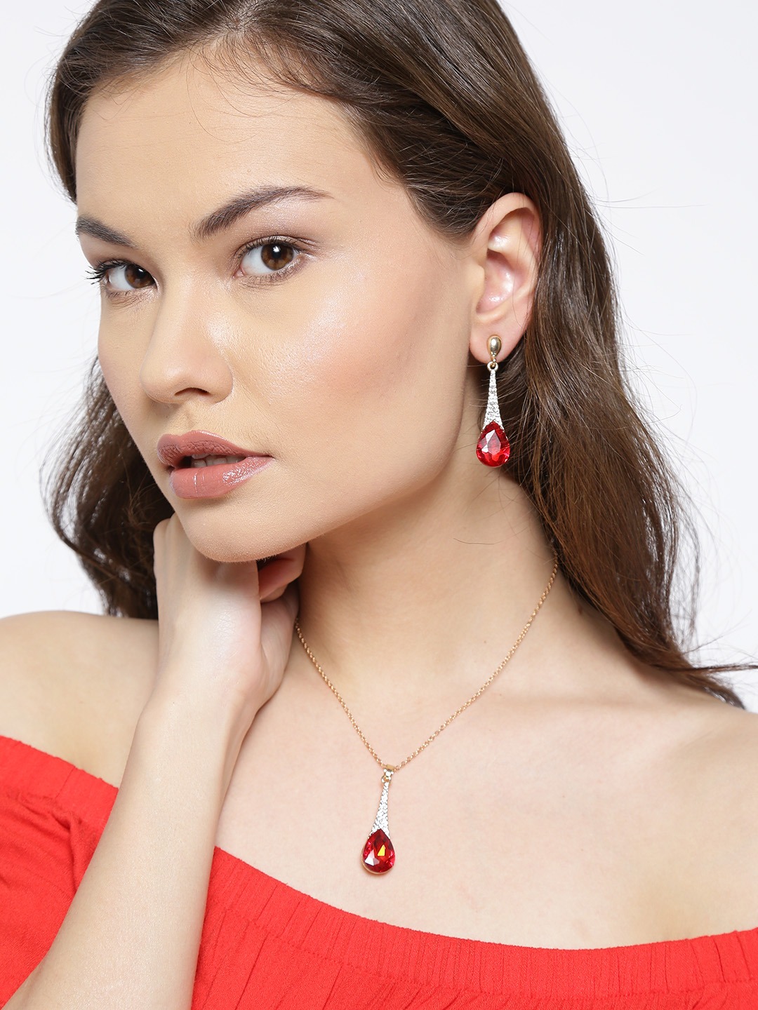 YouBella Gold-Toned  Red Stone-Studded Jewellery Set